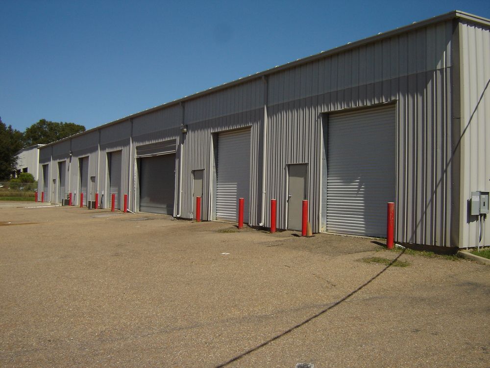 Showroom / Office / Warehouse Gluckstadt: 141 Enterprise Drive, Madison, MS 39110